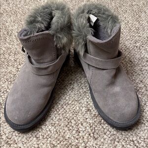 BearPaw Women's Gray Ankle Boots with Fur Trim